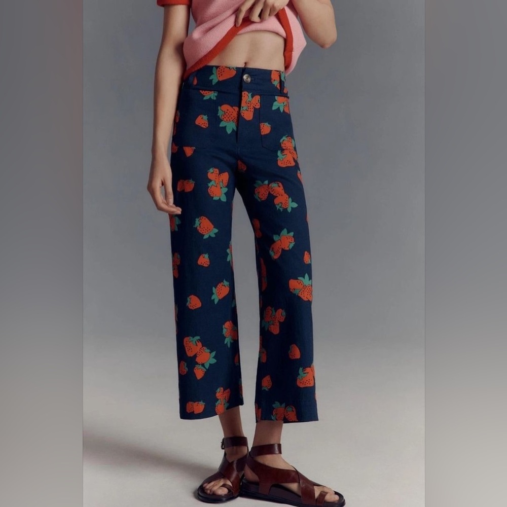 Maeve’s Collette Cropped Linen Pants in Strawberry Print